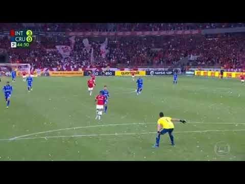 Internacional 3 x 0 Cruzeiro - Gol Edenilson Goleada do inter