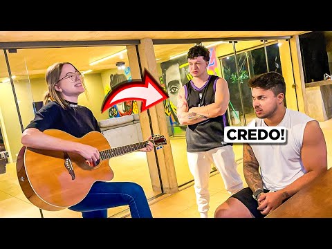 I SANG VERY BADLY IN FRONT OF ARUAN AND BRUNO BARRETO