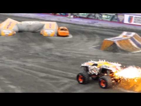 Monster Truck Double Backflip - Maximum Destruction