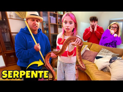 GIORGIA HA TROVATO UN VERO SERPENTE NELLA SCATOLA MISTERIOSA IN CASA NOSTRA!
