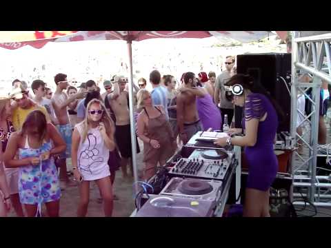 Strife @ Sun & Bass 2011 (La Cinta Beach)