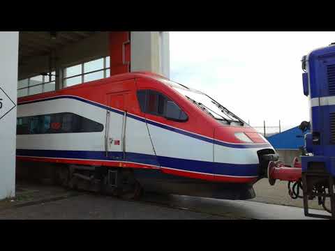 Alfa Pendular CPA 4005, (o pendular do acidente) a ser rebocado pela 1413.