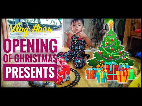 Opening of Christmas Presents | Kurt Videos