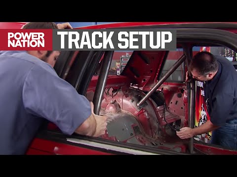 Auto-Cross Fox Body Gets Its 6-Speed And Roll Cage : Part 3 - Engine Power S1, E16