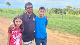 Download lagu PAI DE 4 FILHOS NÃO SEGURA A EMOÇÃO COM ESSA SURPRESA ❤️ mp3