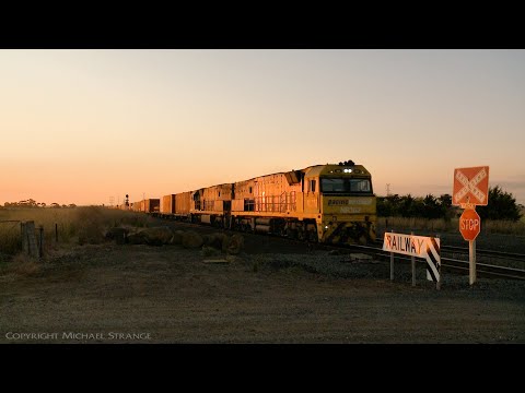 1PM6 Pacific National Intermodal Freight Train At Sunset (3/2/2021) - PoathTV Australian Railways