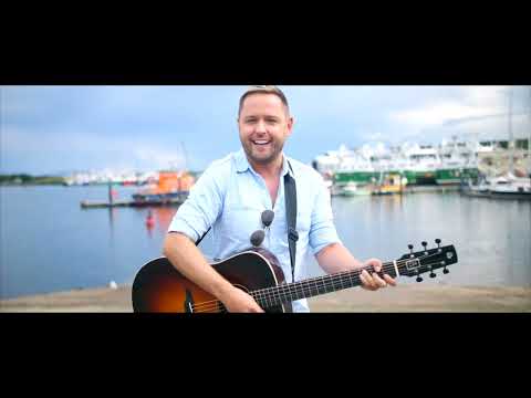 Derek Ryan - Leave Her Johnny (Official Video)