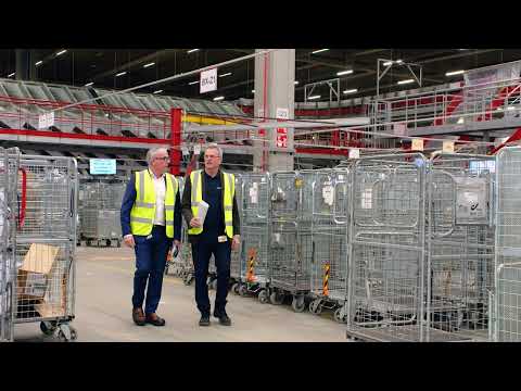 Video afspelen. De video opent in een sub-venster en begint meteen met spelen indien toegestaan.