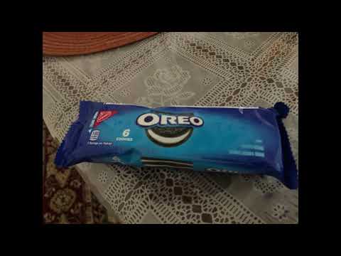 Package Of Oreos (With A 6 Cookies In It)
