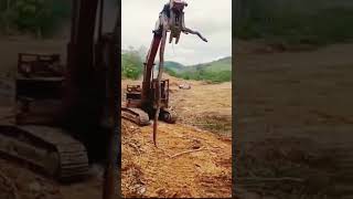 Download lagu Merinding Saat Excavator Tua Angkat Ular Piton Besar‼️ mp3