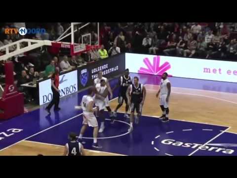 JD Buzzer shot Donar in MartiniPlaza