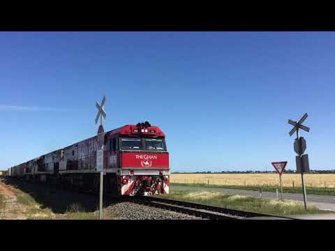 7MP5 NR75 NR61 NR83 pass Pratt Road Korunye