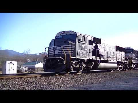 SD70ACe Leads & SD60i Trails on NS 961