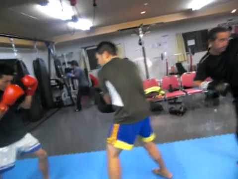 キックボクシングコンビネーション　kickboxing combo