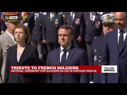 Tribute to French soldiers: military band plays La Marseillaise