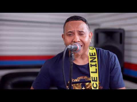 Chucky Santos en vivo homenaje a la Vieja Fefa (me lo da to')