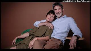 Al Sur del Corazón - Canción de Emilia y Manuel: SIESTA DE VERANO de LUCIANO PEREYRA Y LUIS FONSI