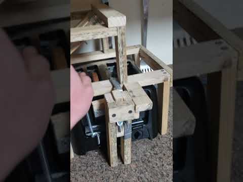 Automatic toaster ejector (engineering class)
