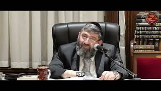 הרב אייל עמרמי - כל הבית של חמתי מלא בתמונות של גרושתו של בעלי (הרב אייל עמרמי) - התמונה מוצגת ישירות מתוך אתר האינטרנט יוטיוב. זכויות היוצרים בתמונה שייכות ליוצרה. קישור קרדיט למקור התוכן נמצא בתוך דף הסרטון