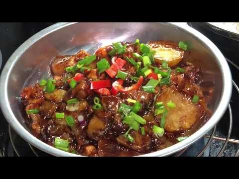 Stirfry potatoes 鸡块炒薯仔