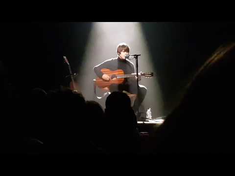 Jake Bugg "Hearts that strain" solo acoustic - Paris 2017