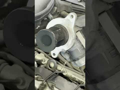 Mercedes-Benz EGR Valve Cleaning