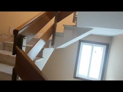 (2/2) Very nice motor, 1999 Otis 2000 E lift in a building, Ourense