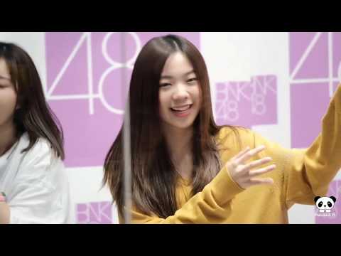 [Fancam]171205 พลิ้ว Pun BNK48 ft. Pupe BNK48 Satchan BNK48 @ Digital live studio