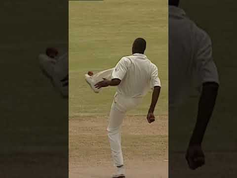 Courtney Walsh ⚽️ Skills On Show