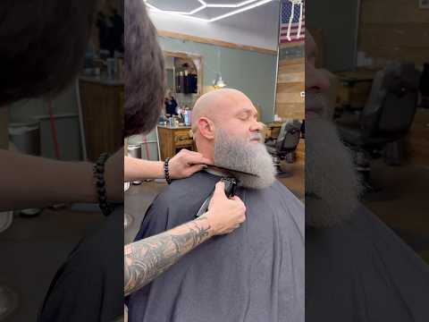Do You Like A Round Or Square BEARD? #haireducation #beardtrim #barber