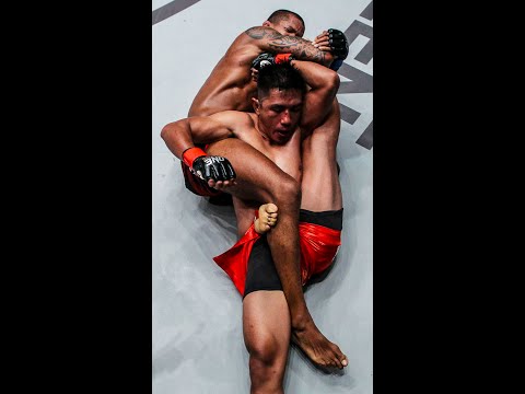 A CRAZY submission attempt from Adriano Moraes 🤯