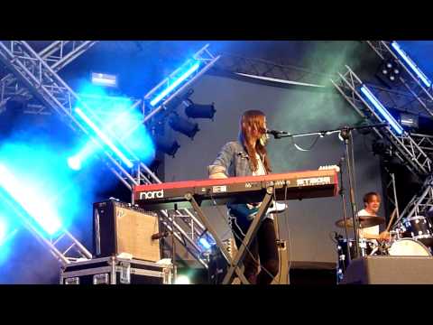 Holly Miranda - Slow Burn Treason @ Festival De Affaire (1/6)