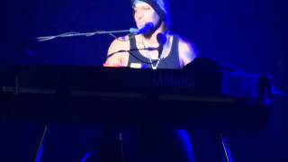 D&#39;Angelo - Untitled (How Does It Feel) (Live @ Zénith Paris) [2012-01-29]