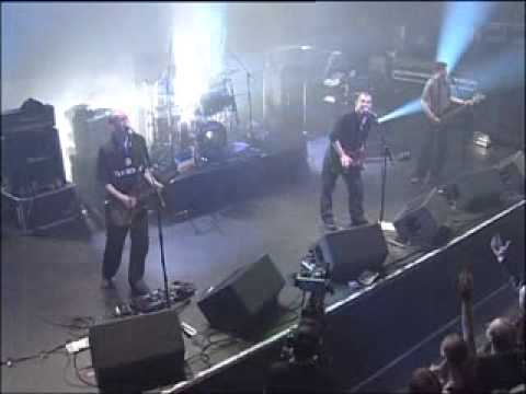 Videoclip de Get Me Out (Live) — New Model Army