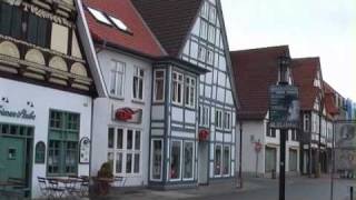 preview picture of video 'Stadt Lemgo in Ostwestfalen Kreis Lippe - Mittelstraße'
