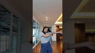Download lagu CARA BUKA BAJU 1 TANGAN DALAM 2 DETIK! mp3 Download lagu CARA BUKA BAJU 1 TANGAN DALAM 2 DETIK! mp3