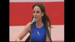 Amy Macdonald performs &#39;Pride&#39; at the Olympic Athletes&#39; Parade