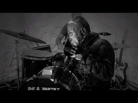 Tribute for Peter Brotzmann - "Shunkeln to Dark Blues" from the album "Solo" with improv drums