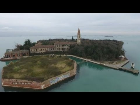 MEDITERRANEO – En Italie, sur l’île de Poveglia qui peine à se trouver un nouveau propriétaire.