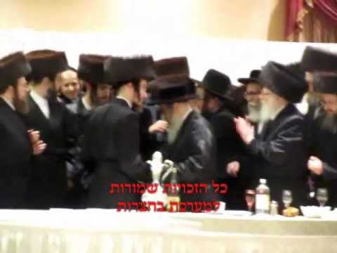 Satmar Rebbe attending Skulen Wedding   Dec  2011   Kislav 5772
