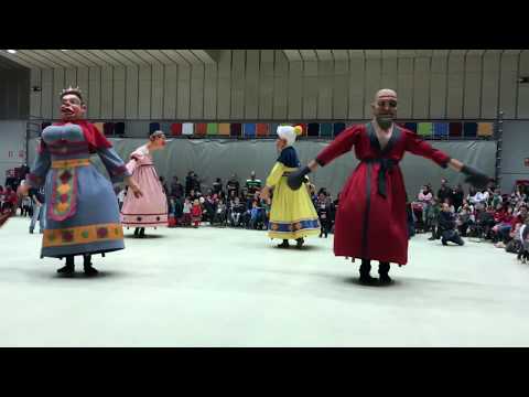 Assaig gegants bojos del carnaval de Solsona