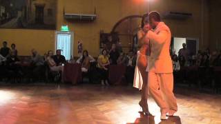 El lengue - Leo Pankow y Josefina Stellato en Soho Tango