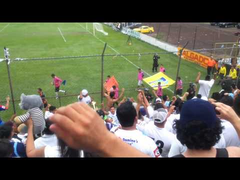 "Entrada de Alianza FC - Ultra Blanca" Barra: La Ultra Blanca y Barra Brava 96 • Club: Alianza