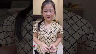 Download lagu Mother and child speak different languages, sad, don't understand, but what else can you do? mp3