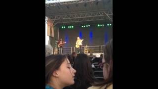 Jason Castro brown bag concert (Rise to you)