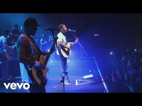 Videoclip de Espero Que um Dia (Ao Vivo) — Natiruts