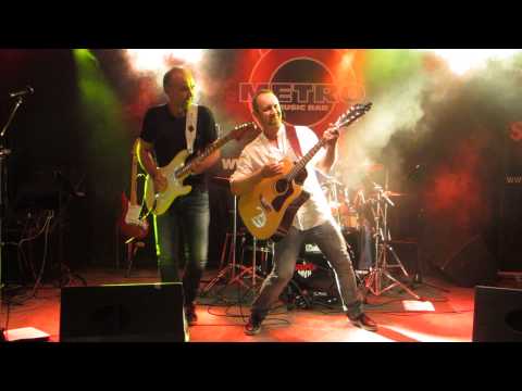 Souperman - Souperman jamming George Harrison´s song While my guitar gently 