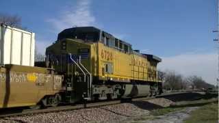 preview picture of video 'UP 5883 Heading West Through The Town Of Cortland, IL'