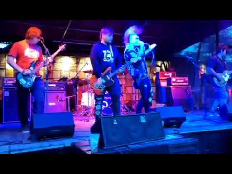 Riot Chaos - Riot Chaos - Válka (live Cross Club Praha)