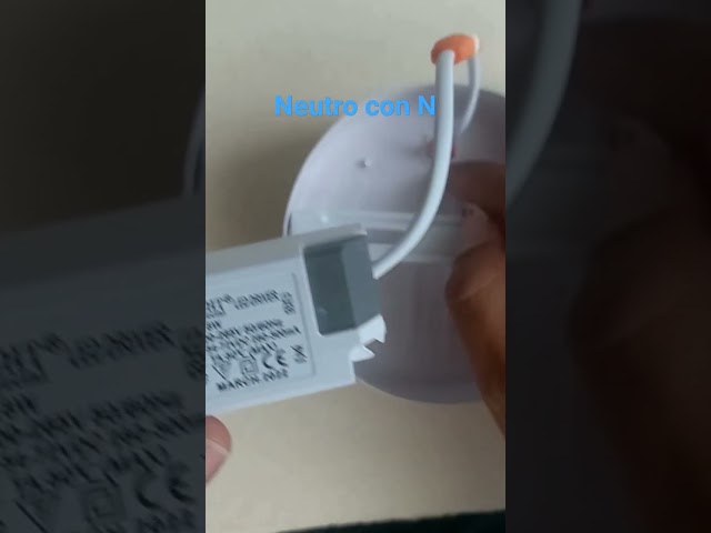 Vídeo relacionado con Transformador LED, 12V 30W Driver LED, Fuente Alimentacion a Prueba de Agua IP67, Voltaje de Entrada de 85-265V, para Luces de Habitaciones, Luces de Cocina, Luces de Baño